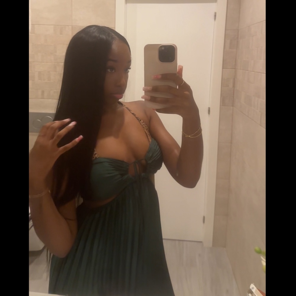 Green Plunge Neckline Knee-Length Babydoll Dress
